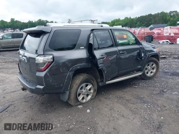 ✅ 2018 Toyota 4Runner SR5 • VIN: JTEBU5JR6J5500316 • Lot: 42373169. Listed on IAAI with 125,214 mi. Free auction sales archive from the USA and detailed vehicle history report at DreamBid. Image 4.