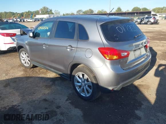 2013 Mitsubishi Outlander ES z VIN 4A4AR3AU3DE017955, wystawiony jako IAAI lot #43422506 z przebiegiem 153 214 mil mil oraz . Historia ofert i sprzedaży dostępna na DreamBid. Obrazek 3.