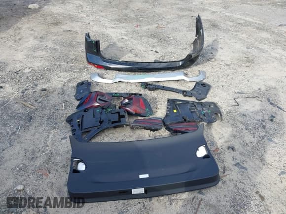 ✅ 2024 BMW X3 sDrive30i • VIN: WBX47DP09RN262516 • Lot: 43079778. Listed on IAAI with 34,000 mi. Free auction sales archive from the USA and detailed vehicle history report at DreamBid. Image 12.