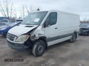 ✅ 2010 Mercedes-Benz Sprinter Cargo • VIN: WD3PE7CC3A5479026 • Lot: 41441461. Wystawiony na IAAI z przebiegiem 267 645 mil. Bezpłatny archiwum sprzedaży aukcyjnych z USA i szczegółowy raport historii pojazdu na DreamBid. Zdjęcie 2.