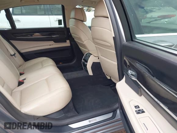 ✅ 2012 BMW 7 Series 740Li • VIN: WBAKB4C56CC575673 • Lot: 43756910. Listed on IAAI with 164,818 mi. Free auction sales archive from the USA and detailed vehicle history report at DreamBid. Image 8.