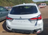 ✅ 2024 Mitsubishi Outlander S • VIN: JA4ARUAU4RU003454 • Lot: 43282833. Wystawiony na IAAI z przebiegiem 31 268 mil. Bezpłatny archiwum sprzedaży aukcyjnych z USA i szczegółowy raport historii pojazdu na DreamBid. Zdjęcie 16.