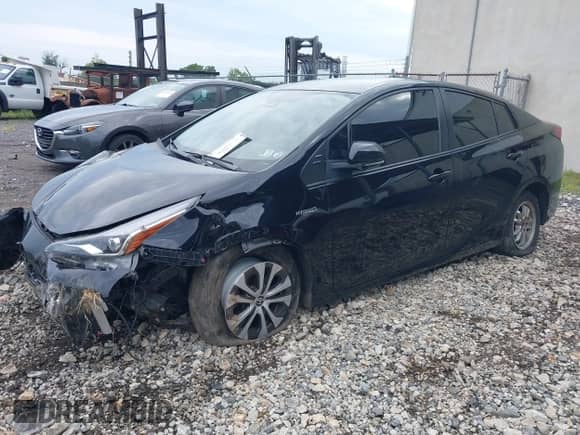 2022 Toyota Prius LE с VIN JTDL9MFU1N3033809, выставлен на аукционе IAAI как лот 39898273 с пробегом 102 460 миль миль и . История ставок и продаж доступна на DreamBid. Изображение 17.