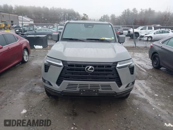 ✅ 2024 Lexus GX 550 Luxury • VIN: JTJVBCDX6R5002471 • Lot: 41014710. Wystawiony na IAAI z przebiegiem 6 804 mil. Bezpłatny archiwum sprzedaży aukcyjnych z USA i szczegółowy raport historii pojazdu na DreamBid. Zdjęcie 12.