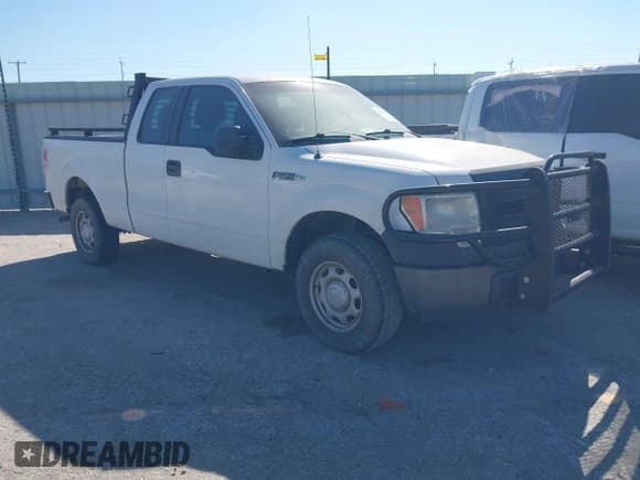 ✅ 2013 Ford F-150 XL • VIN: 1FTFX1EF3DKF37657 • Lot: 43603353. Wystawiony na IAAI z przebiegiem 265 202 mil. Bezpłatny archiwum sprzedaży aukcyjnych z USA i szczegółowy raport historii pojazdu na DreamBid. Zdjęcie 1.