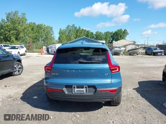 ✅ 2024 Volvo XC40 Ultimate Dark Theme • VIN: YV4L12UMXR2227911 • Лот: 43068731. Опубликован ранее на IAAI с пробегом 12 437 миль. Бесплатный доступ к архиву аукционных продаж из США и подробный отчёт об истории автомобиля на DreamBid. Изображение 17.