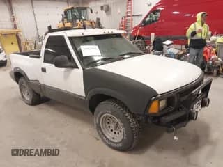 ✅ 1997 Chevrolet S-10 • VIN: 1GCCS14X3V8129198 • Лот: 41867962. Опубликован ранее на IAAI с пробегом 212 040 миль. Бесплатный доступ к архиву аукционных продаж из США и подробный отчёт об истории автомобиля на DreamBid. Изображение 1.