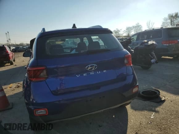 ✅ 2022 Hyundai Venue SEL • VIN: KMHRC8A38NU137141 • Lot: 81137554. Listed on Copart with 23,772 mi. Free auction sales archive from the USA and detailed vehicle history report at DreamBid. Image 6.
