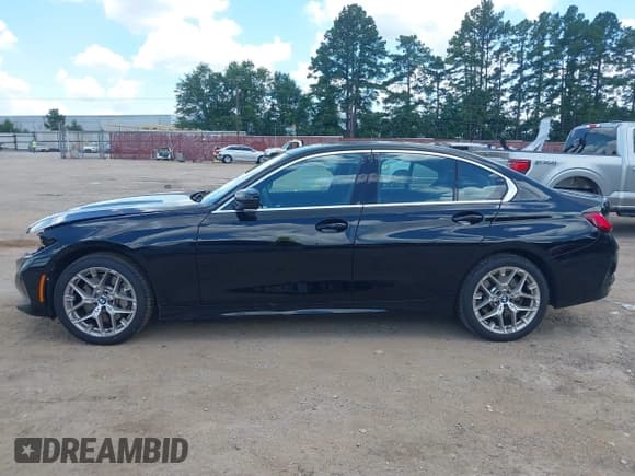 ✅ 2025 BMW 3 Series 330i xDrive • VIN: 3MW89CW09S8E99467 • Lot: 42555378. Wystawiony na IAAI z przebiegiem 16 290 mil. Bezpłatny archiwum sprzedaży aukcyjnych z USA i szczegółowy raport historii pojazdu na DreamBid. Zdjęcie 15.