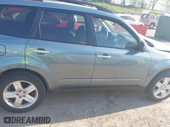 ✅ 2009 Subaru Forester X Limited • VIN: JF2SH64629H744847 • Lot: 42231778. Listed on IAAI with 172,139 mi. Free auction sales archive from the USA and detailed vehicle history report at DreamBid. Image 13.