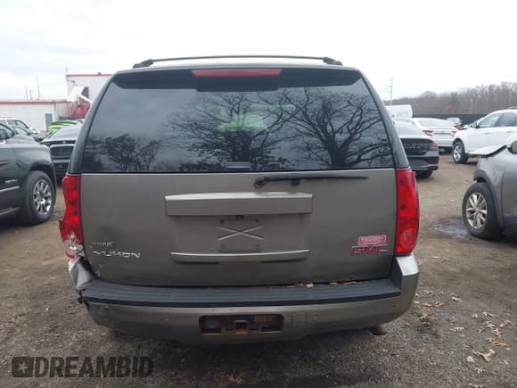 ✅ 2007 GMC Yukon SLT • VIN: 1GKFK13077R223457 • Lot: 43755761. Wystawiony na IAAI z przebiegiem Nie podano. Bezpłatny archiwum sprzedaży aukcyjnych z USA i szczegółowy raport historii pojazdu na DreamBid. Zdjęcie 16.