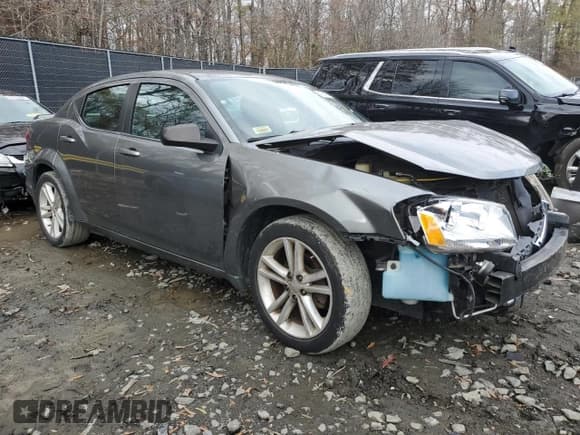 ✅ 2012 Dodge Avenger SE • VIN: 1C3CDZAG9CN290851 • Lot: 81935174. Wystawiony na Copart z przebiegiem 76 641 mil. Bezpłatny archiwum sprzedaży aukcyjnych z USA i szczegółowy raport historii pojazdu na DreamBid. Zdjęcie 4.