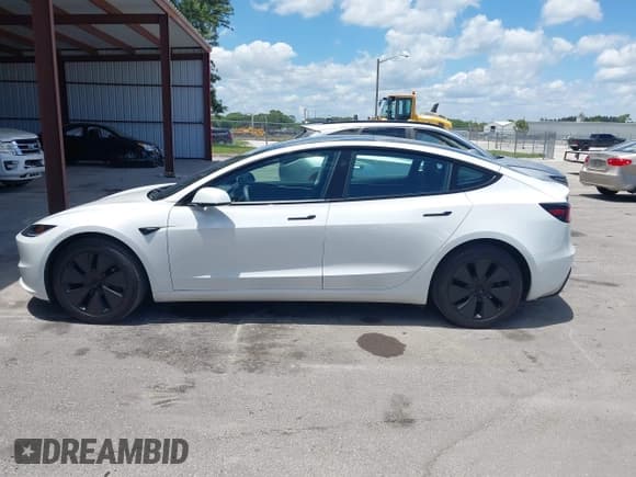 ✅ 2024 Tesla Model 3 • VIN: 5YJ3E1EA7RF721503 • Лот: 42246752. Опубликован ранее на IAAI с пробегом 8 807 миль. Бесплатный доступ к архиву аукционных продаж из США и подробный отчёт об истории автомобиля на DreamBid. Изображение 14.