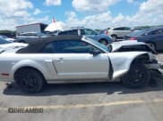 ✅ 2008 Ford Mustang GT Deluxe • VIN: 1ZVHT85H485125621 • Lot: 42969360. Wystawiony na IAAI z przebiegiem 194 249 mil. Bezpłatny archiwum sprzedaży aukcyjnych z USA i szczegółowy raport historii pojazdu na DreamBid. Zdjęcie 14.