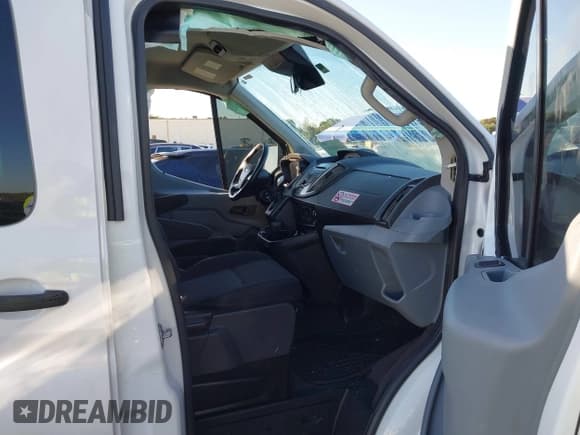 ✅ 2017 Ford Transit XL • VIN: 1FBZX2YM9HKB04870 • Lot: 41508487. Wystawiony na IAAI z przebiegiem 105 714 mil. Bezpłatny archiwum sprzedaży aukcyjnych z USA i szczegółowy raport historii pojazdu na DreamBid. Zdjęcie 5.