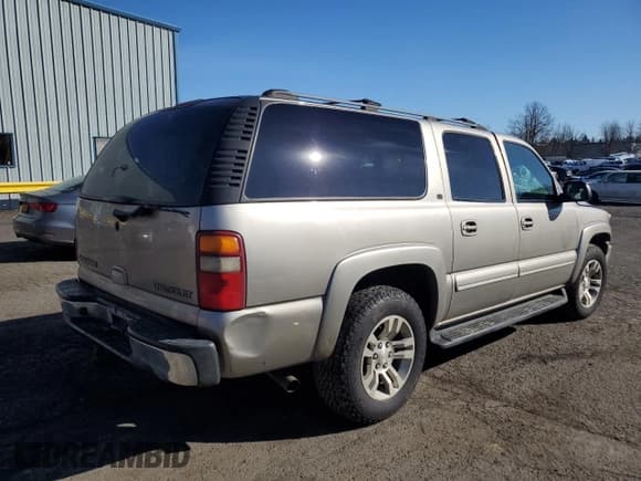 ✅ 2002 Chevrolet Suburban LT • VIN: 3GNFK16T02G332635 • Lot: 47309245. Listed on Copart with Not provided. Free auction sales archive from the USA and detailed vehicle history report at DreamBid. Image 3.