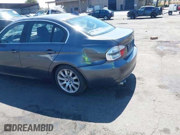 ✅ 2006 BMW 3 Series 330i • VIN: WBAVB33546PS18125 • Lot: 43156429. Listed on IAAI with 237,312 mi. Free auction sales archive from the USA and detailed vehicle history report at DreamBid. Image 6.