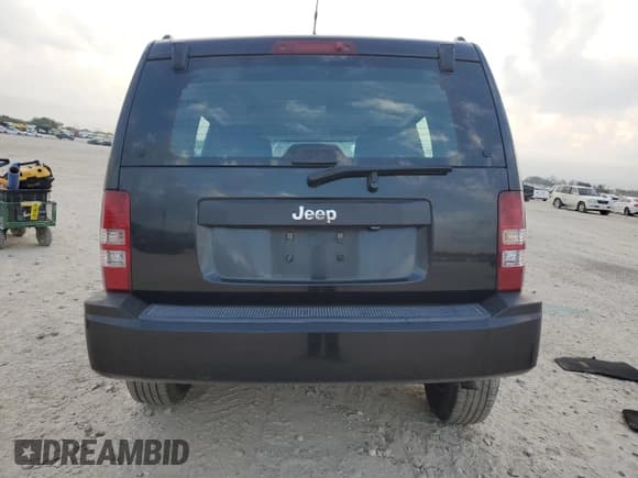 ✅ 2009 Jeep Liberty Sport • VIN: 1J8GP28K29W549066 • Lot: 86639895. Wystawiony na Copart z przebiegiem 116 052 mil. Bezpłatny archiwum sprzedaży aukcyjnych z USA i szczegółowy raport historii pojazdu na DreamBid. Zdjęcie 6.