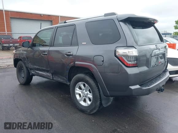 ✅ 2022 Toyota 4Runner SR5 • VIN: JTEEU5JRXN5260206 • Лот: 42201184. Опубликован ранее на IAAI с пробегом 69 235 миль. Бесплатный доступ к архиву аукционных продаж из США и подробный отчёт об истории автомобиля на DreamBid. Изображение 3.