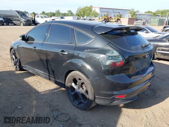 ✅ 2014 Ford Focus ST • VIN: 1FADP3L96EL348244 • Lot: 42800278. Listed on IAAI with 88,259 mi. Free auction sales archive from the USA and detailed vehicle history report at DreamBid. Image 3.