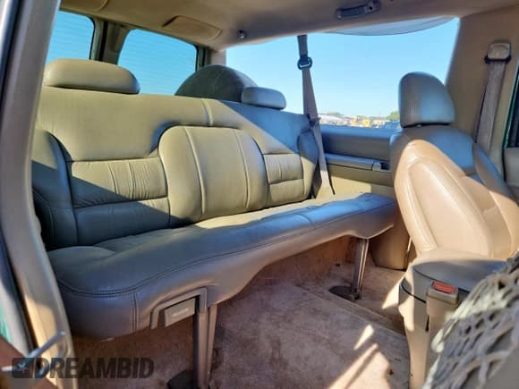 ✅ 1999 Chevrolet Tahoe • VIN: 3GNEK18R0XG170249 • Лот: 52899805. Опубликован ранее на Copart с пробегом 307 458 миль. Бесплатный доступ к архиву аукционных продаж из США и подробный отчёт об истории автомобиля на DreamBid. Изображение 11.