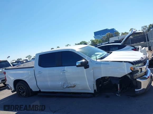 ✅ 2019 Chevrolet Silverado 1500 LT • VIN: 3GCPWCED1KG177455 • Lot: 43459254. Wystawiony na IAAI z przebiegiem 80 162 mil. Bezpłatny archiwum sprzedaży aukcyjnych z USA i szczegółowy raport historii pojazdu na DreamBid. Zdjęcie 13.