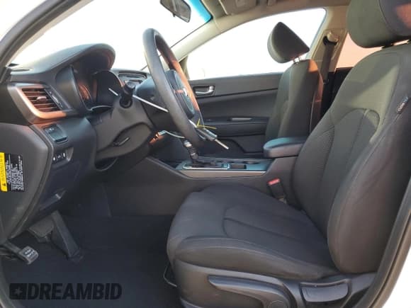 ✅ 2016 Kia Optima LX • VIN: KNAGT4L36G5088520 • Лот: 90536475. Опубликован ранее на Copart с пробегом 67 210 миль. Бесплатный доступ к архиву аукционных продаж из США и подробный отчёт об истории автомобиля на DreamBid. Изображение 7.