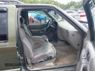 ✅ 2001 Chevrolet Blazer LT • VIN: 1GNDT13W912164701 • Lot: 42423040. Wystawiony na IAAI z przebiegiem 224 749 mil. Bezpłatny archiwum sprzedaży aukcyjnych z USA i szczegółowy raport historii pojazdu na DreamBid. Zdjęcie 5.