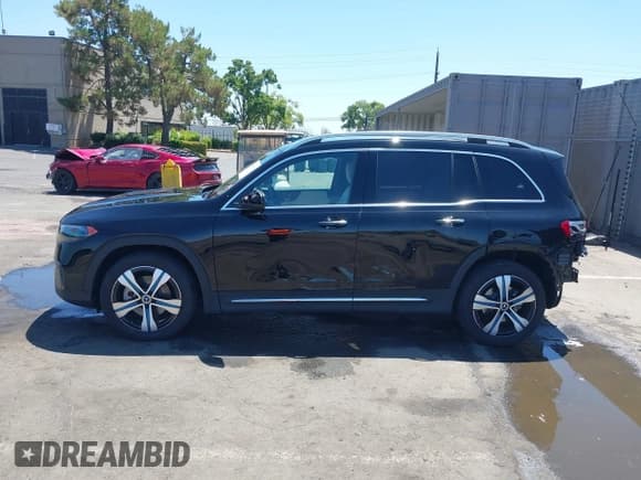 ✅ 2023 Mercedes-Benz EQB 300 • VIN: W1N9M0KB0PN034598 • Lot: 42888943. Wystawiony na IAAI z przebiegiem 29 648 mil. Bezpłatny archiwum sprzedaży aukcyjnych z USA i szczegółowy raport historii pojazdu na DreamBid. Zdjęcie 15.