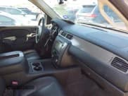 ✅ 2014 Chevrolet Suburban LT • VIN: 1GNSKJE74ER154882 • Lot: 43539759. Wystawiony na IAAI z przebiegiem 205 972 mil. Bezpłatny archiwum sprzedaży aukcyjnych z USA i szczegółowy raport historii pojazdu na DreamBid. Zdjęcie 5.