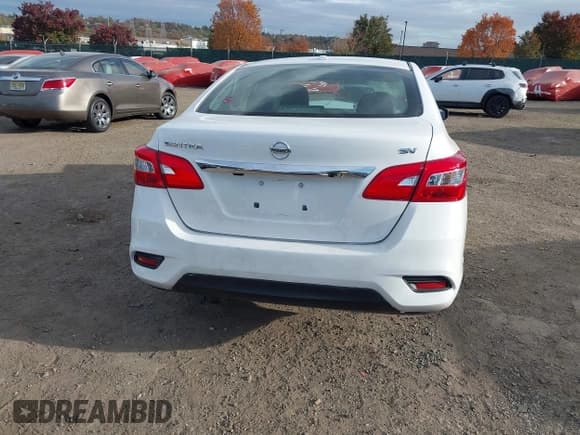 ✅ 2018 Nissan Sentra SV • VIN: 3N1AB7AP0JL621507 • Лот: 43564212. Опубликован ранее на IAAI с пробегом 84 933 миль. Бесплатный доступ к архиву аукционных продаж из США и подробный отчёт об истории автомобиля на DreamBid. Изображение 16.