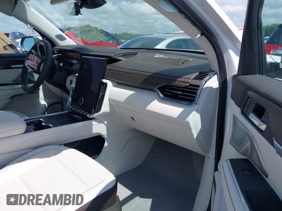 ✅ 2024 GMC Acadia FWD Denali • VIN: 1GKENLKS7RJ245638 • Lot: 42631514. Listed on IAAI with 7,133 mi. Free auction sales archive from the USA and detailed vehicle history report at DreamBid. Image 5.