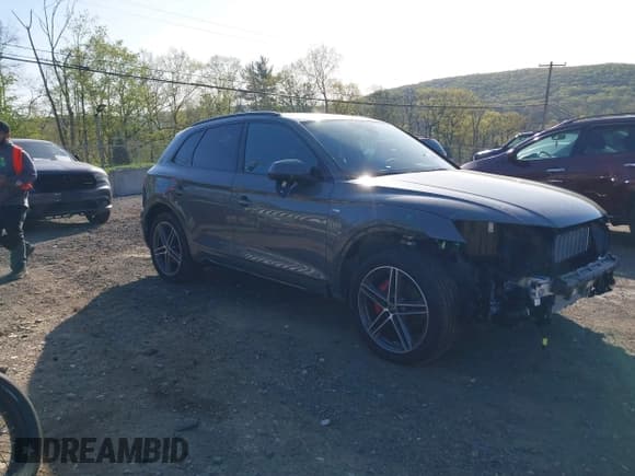 ✅ 2024 Audi Q5 S line Premium Plus • VIN: WA1E2AFY1R2128648 • Lot: 42140811. Wystawiony na IAAI z przebiegiem 1 940 mil. Bezpłatny archiwum sprzedaży aukcyjnych z USA i szczegółowy raport historii pojazdu na DreamBid. Zdjęcie 1.