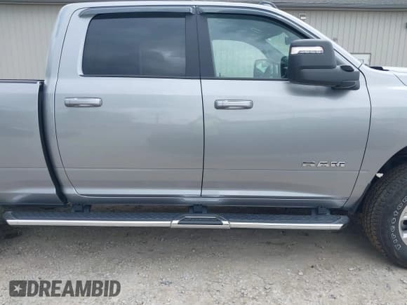✅ 2024 Ram 2500 Big Horn • VIN: 3C6UR5DJ1RG186140 • Lot: 42244804. Listed on IAAI with 18,907 mi. Free auction sales archive from the USA and detailed vehicle history report at DreamBid. Image 12.