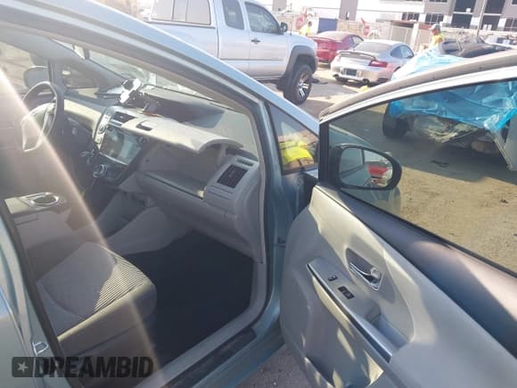 ✅ 2015 Toyota Prius Two • VIN: JTDZN3EUXFJ034438 • Lot: 43014542. Listed on IAAI with 147,462 mi. Free auction sales archive from the USA and detailed vehicle history report at DreamBid. Image 5.