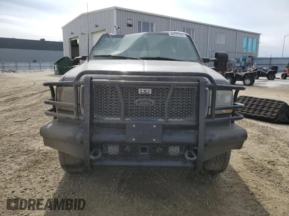 ✅ 2002 Ford Excursion Limited • VIN: 1FMSU43F02EC69203 • Lot: 49727125. Wystawiony na Copart z przebiegiem 285 421 mil. Bezpłatny archiwum sprzedaży aukcyjnych z USA i szczegółowy raport historii pojazdu na DreamBid. Zdjęcie 5.