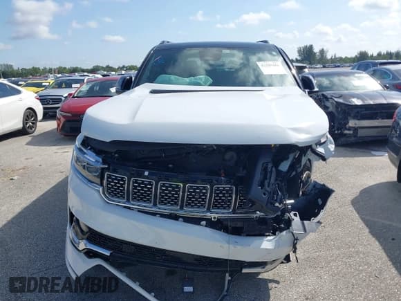 ✅ 2023 Jeep Grand Wagoneer • VIN: 1C4SJVEJ7PS570435 • Лот: 42289466. Опубликован ранее на IAAI с пробегом Не указан. Бесплатный доступ к архиву аукционных продаж из США и подробный отчёт об истории автомобиля на DreamBid. Изображение 12.