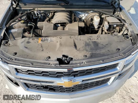 ✅ 2017 Chevrolet Suburban LS • VIN: 1GNSCGKC5HR390009 • Lot: 68575944. Wystawiony na Copart z przebiegiem 71 164 mil. Bezpłatny archiwum sprzedaży aukcyjnych z USA i szczegółowy raport historii pojazdu na DreamBid. Zdjęcie 13.