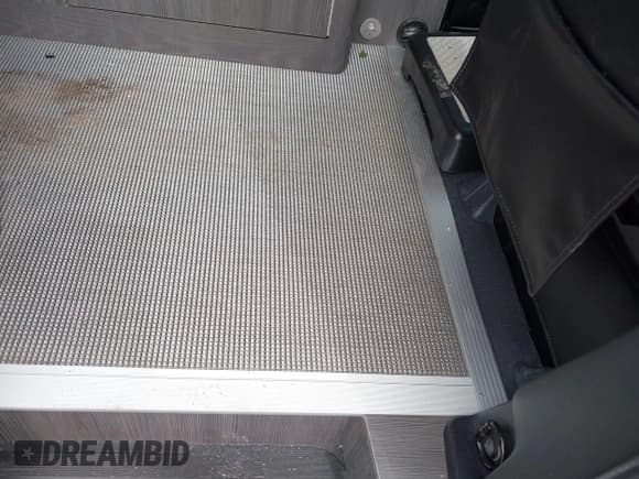 ✅ 2020 Mercedes-Benz Sprinter • VIN: W1X4EBVY4LP248292 • Лот: 42834537. Опубликован ранее на IAAI с пробегом 27 915 миль. Бесплатный доступ к архиву аукционных продаж из США и подробный отчёт об истории автомобиля на DreamBid. Изображение 8.