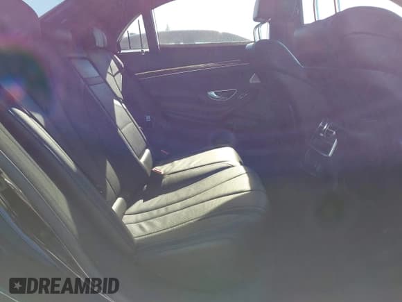 ✅ 2015 Mercedes-Benz S 550 • VIN: WDDUG8CBXFA196384 • Lot: 43575319. Listed on IAAI with 47,032 mi. Free auction sales archive from the USA and detailed vehicle history report at DreamBid. Image 8.