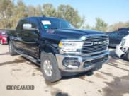 ✅ 2019 Ram 2500 Laramie • VIN: 3C6UR5NL3KG726626 • Lot: 43475214. Wystawiony na IAAI z przebiegiem 73 057 mil. Bezpłatny archiwum sprzedaży aukcyjnych z USA i szczegółowy raport historii pojazdu na DreamBid. Zdjęcie 1.