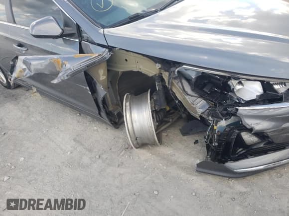 ✅ 2018 Hyundai Sonata SE • VIN: 5NPE24AF2JH724934 • Лот: 63085702. Опубликован ранее на Copart с пробегом 68 649 миль. Бесплатный доступ к архиву аукционных продаж из США и подробный отчёт об истории автомобиля на DreamBid. Изображение 9.