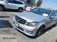 ✅ 2014 Mercedes-Benz C 250 Sport • VIN: WDDGF4HB4ER305973 • Lot: 41781503. Wystawiony na IAAI z przebiegiem 98 542 mil. Bezpłatny archiwum sprzedaży aukcyjnych z USA i szczegółowy raport historii pojazdu na DreamBid. Zdjęcie 23.