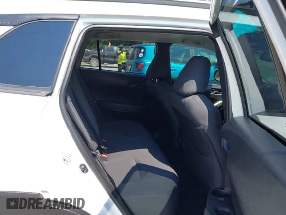 ✅ 2022 Toyota Corolla Cross LE • VIN: 7MUCAABG2NV019119 • Lot: 43157875. Listed on IAAI with 38,566 mi. Free auction sales archive from the USA and detailed vehicle history report at DreamBid. Image 8.