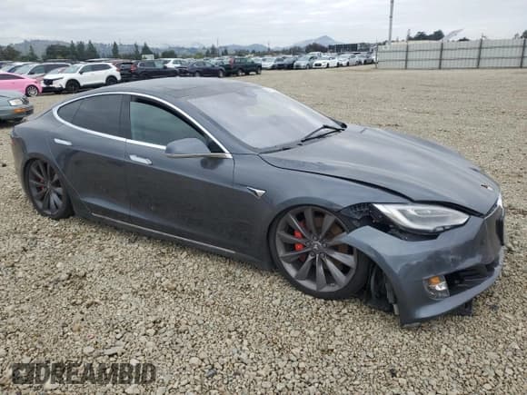 ✅ 2016 Tesla Model S 90D • VIN: 5YJSA1E47GF146916 • Лот: 84659835. Опубликован ранее на Copart с пробегом 114 908 миль. Бесплатный доступ к архиву аукционных продаж из США и подробный отчёт об истории автомобиля на DreamBid. Изображение 4.