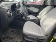 ✅ 2022 Hyundai Kona SEL • VIN: KM8K6CAB9NU830349 • Лот: 68481014. Опубликован ранее на Copart с пробегом 27 207 миль. Бесплатный доступ к архиву аукционных продаж из США и подробный отчёт об истории автомобиля на DreamBid. Изображение 7.