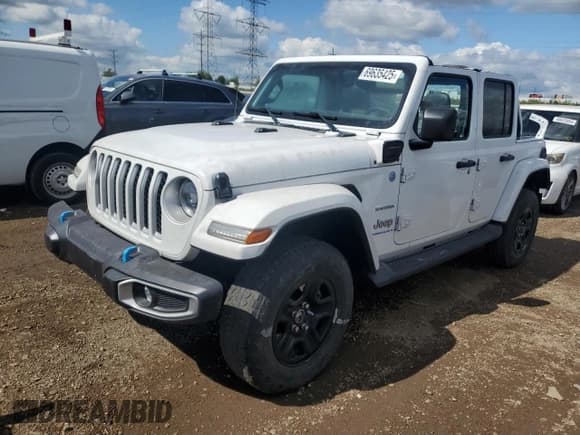 ✅ 2023 Jeep Wrangler Sahara • VIN: 1C4JJXP67PW517033 • Lot: 69635425. Wystawiony na Copart z przebiegiem 51 879 mil. Bezpłatny archiwum sprzedaży aukcyjnych z USA i szczegółowy raport historii pojazdu na DreamBid. Zdjęcie 1.