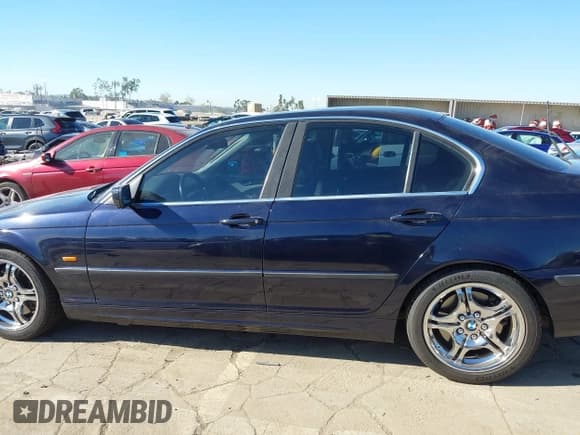 ✅ 2001 BMW 3 Series 330i • VIN: WBAAV53431FJ69457 • Lot: 43905844. Wystawiony na IAAI z przebiegiem 188 613 mil. Bezpłatny archiwum sprzedaży aukcyjnych z USA i szczegółowy raport historii pojazdu na DreamBid. Zdjęcie 14.