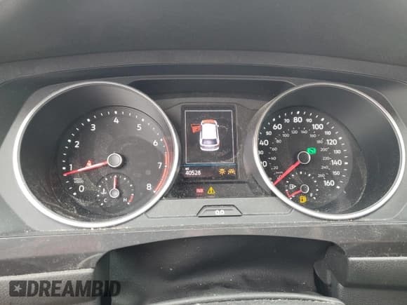 ✅ 2019 Volkswagen Tiguan S • VIN: 3VV0B7AX3KM176346 • Лот: 90303495. Опубликован ранее на Copart с пробегом 40 528 миль. Бесплатный доступ к архиву аукционных продаж из США и подробный отчёт об истории автомобиля на DreamBid. Изображение 9.