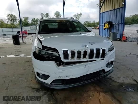 ✅ 2019 Jeep Cherokee Latitude • VIN: 1C4PJLCB1KD266942 • Лот: 82274495. Опубликован ранее на Copart с пробегом 132 176 миль. Бесплатный доступ к архиву аукционных продаж из США и подробный отчёт об истории автомобиля на DreamBid. Изображение 14.